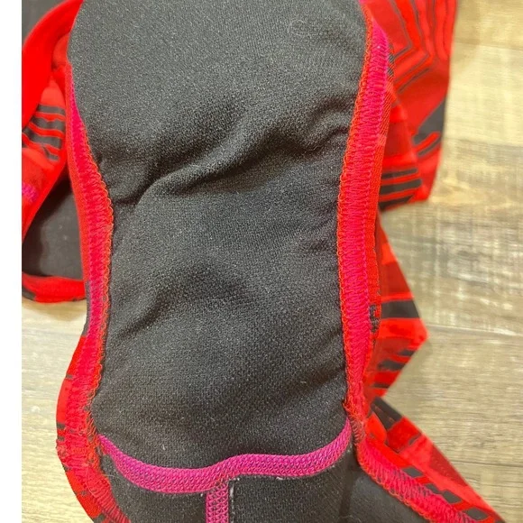 Speedo Endurance+ Angles Free Back One Piece Swimsuit Red Black Chevron Size 28 - Picture 9 of 10